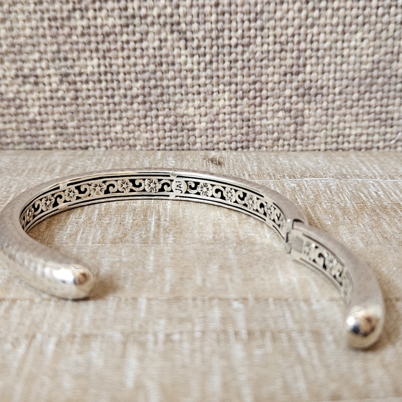 John Hardy JAI hammered sterling silver cuff bracelet - Picture 4 of 9